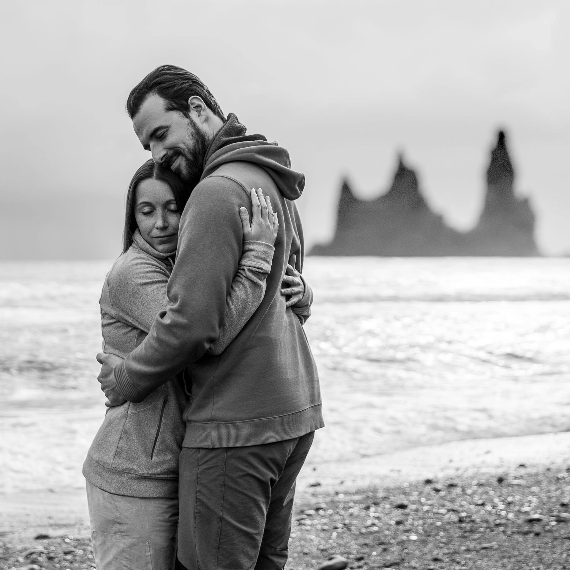 Destination-Wedding-Photographer-Iceland-Reynisfjara-Blackbeach-MathiasBrabetz-17