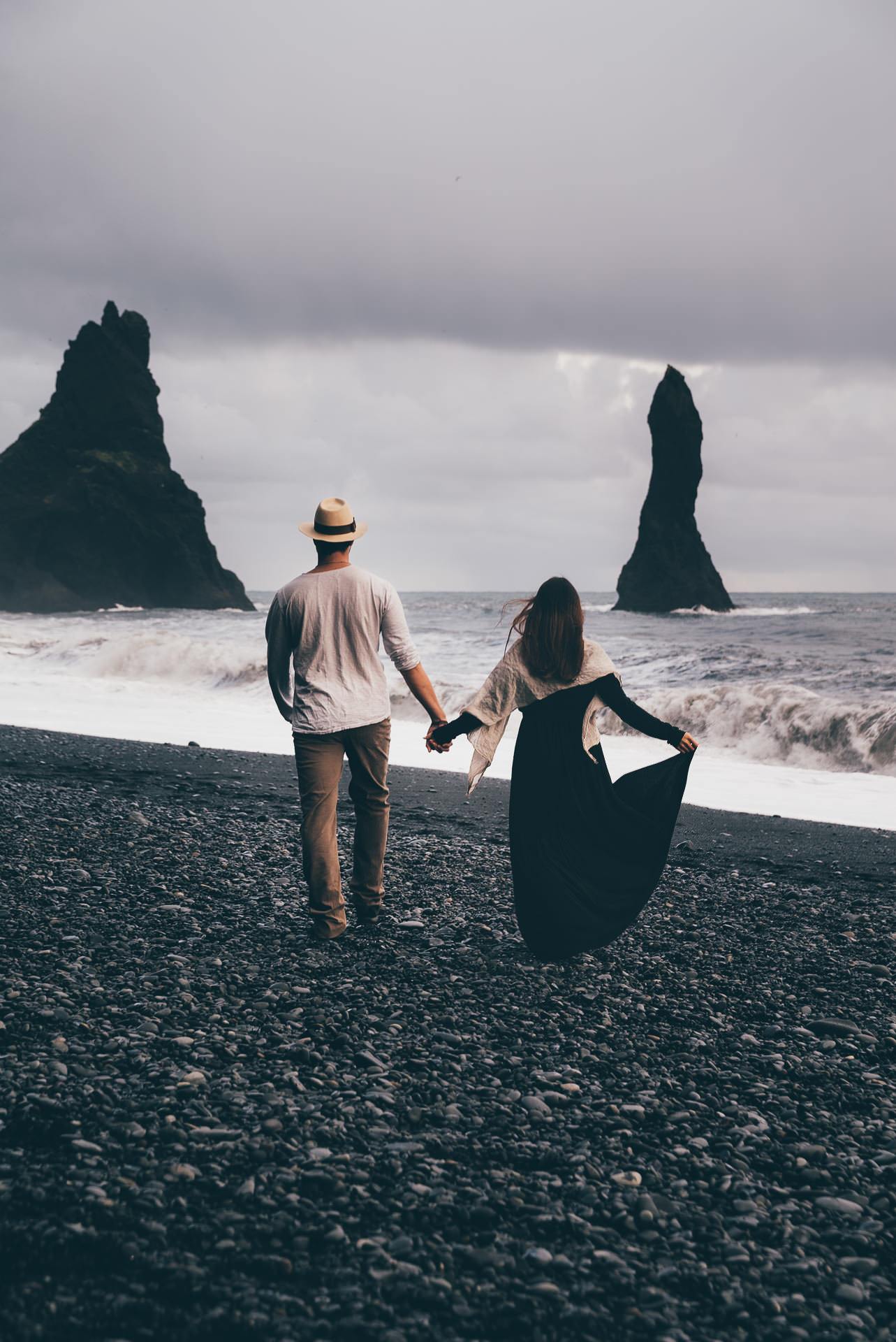 Destination-Wedding-Photographer-Iceland-Reynisfjara-Blackbeach-MathiasBrabetz-24